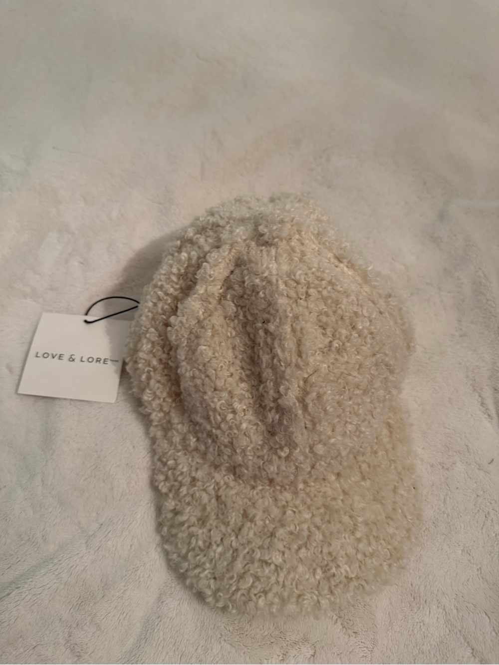 Love & Lore Cream Faux Sheepskin Bouclé Cap - Women/Unisex